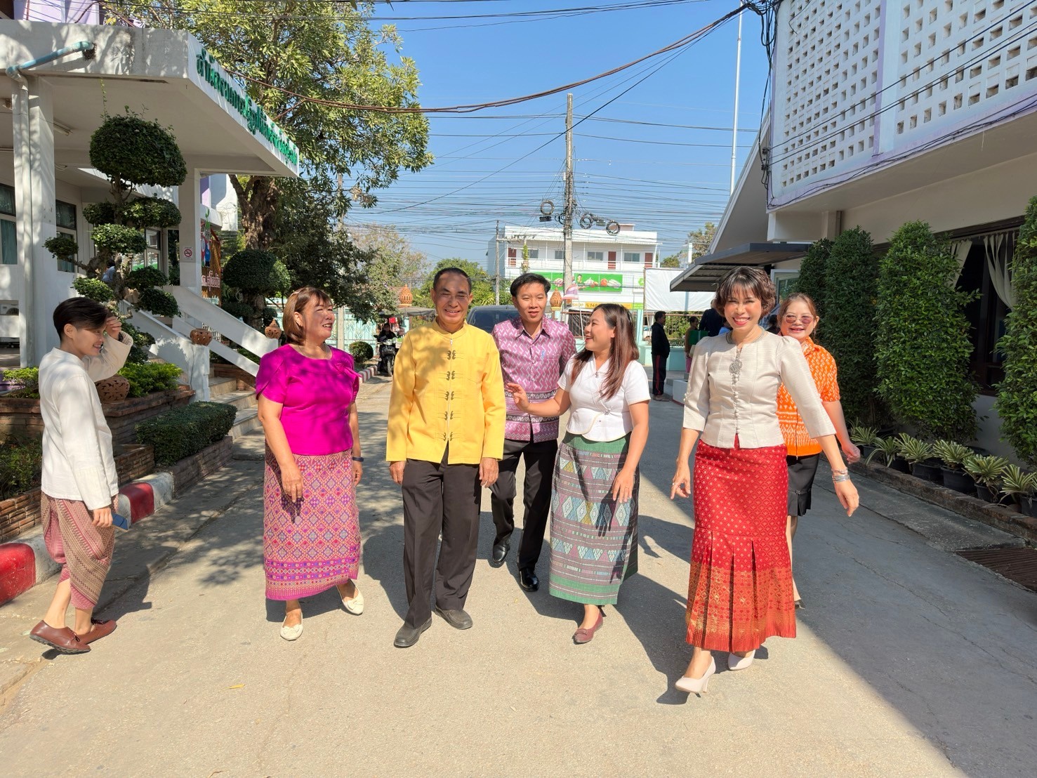 title - รณรงค์แต่งกายผ้าไทยผ้าพื้นเมือง ภายใต้โครงการส่งเสริมอัตลักษณ์ ความเป็นไทยผ่านวัฒนธรรมการแต่งกายกายผ้าไทยเพื่อสร้างการรับรู้และปลูกฝังความภาคภูมิใจในความเป็นไทย ประจำปีงบประมาณ พ.ศ.2568